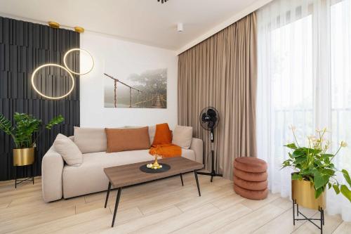 Modern Prestige Apartment with Parking in Kraków by Noclegi Renters
