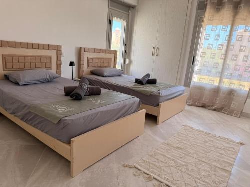 Spacious 4BR Einbay Chalet Overlooking Lake & Golf