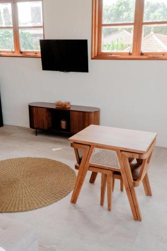 Μια τηλεόραση ή/και κέντρο ψυχαγωγίας στο Studio Apartment - Nakula