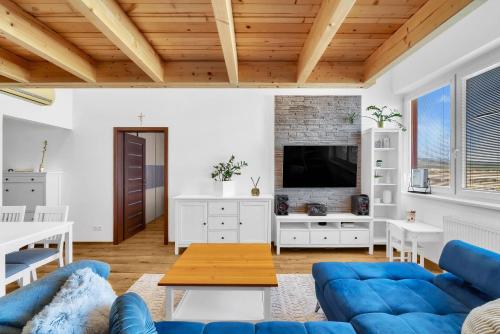 Sky View Family Apartment