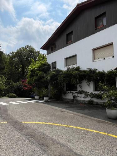 Bangunan di mana terletaknya apartmen