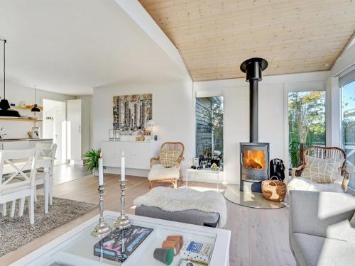Posezení v ubytování Holiday Home Elfrede - 600m from the sea by Interhome