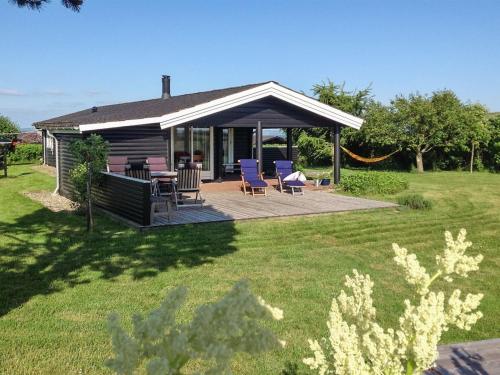 Zahrada ubytování Holiday Home Bibi - 200m from the sea by Interhome