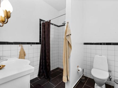 Koupelna v ubytování Holiday Home Frothi - 550m from the sea by Interhome