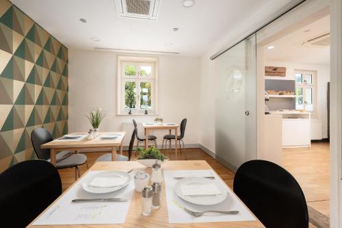 Φωτογραφία από το άλμπουμ του Hotel CampusZwei Komfortable Doppelzimmer & Apartments mit Küche Zentral in Ludwigsburg ideal für Business & Langzeitaufenthalte optional mit Frühstück στο Λούντβιχσμπουργκ