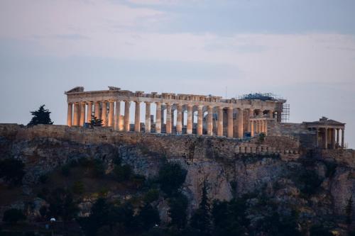 Acropolis View Suite Klathmonos by Zeussuites