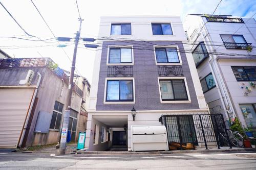 The Baron西新宿303セルフコーヒー付き