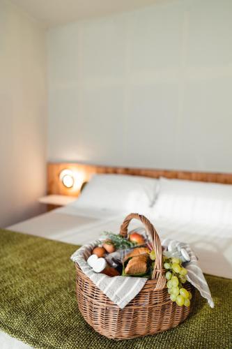 Ein Bett oder Betten in einem Zimmer der Unterkunft Poderi Arcangelo Glamping