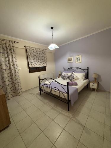 Katil atau katil-katil dalam bilik di STRAVOS-PLATANOS apartement