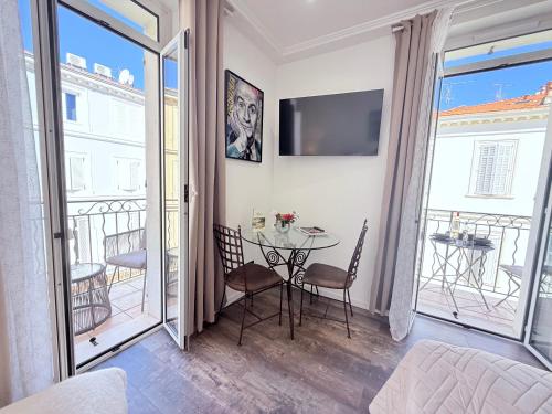 Le Pinson Mignon Cannes Carre d Or