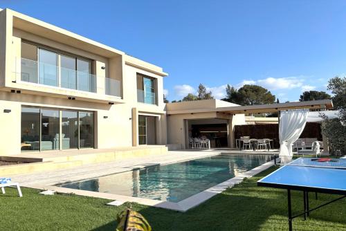 Harmony Modern 5 Etoiles villa with pool for 12 people