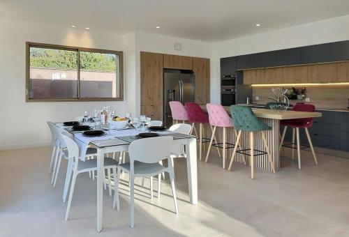 Harmony Modern 5 Etoiles villa with pool for 12 people