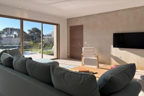 Harmony Modern 5 Etoiles villa with pool for 12 people