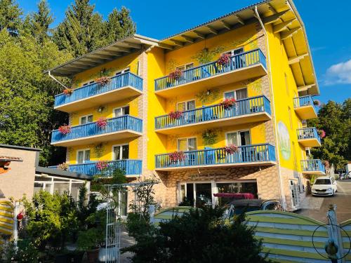 Loving Hut Pension & Restaurant