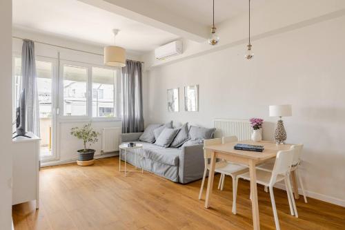 Bright Bright C- Modern apartment with terrace