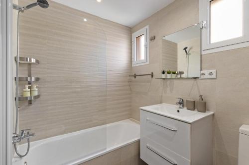 Amplio apartamento con piscina y parking en Torremolinos