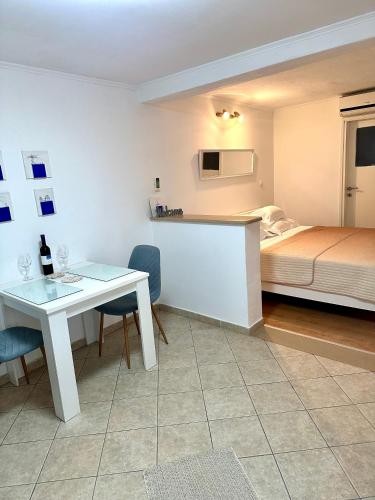 Gallery image of Studio Apartment MojMir in Zavalatica