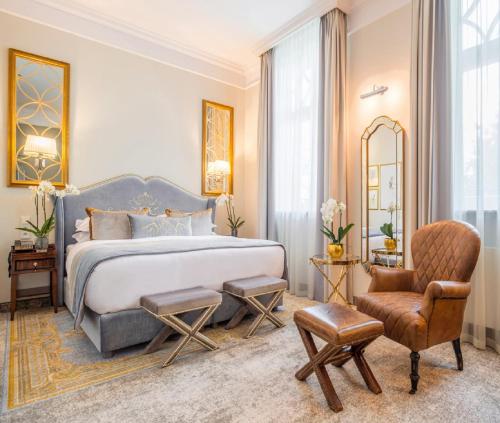 Кровать или кровати в номере Hotel Milano International Near Delhi Airport