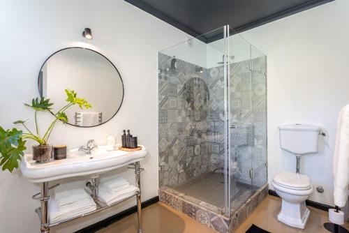 Et badeværelse på Woodlands Cottage, Constantia