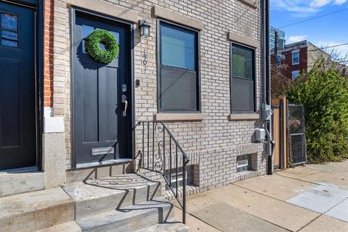 Gallery image of Welcome to The Lux Collective a Spacious 5-Bedroom House close to Stadiums, Universities, Center City & more! in Philadelphia
