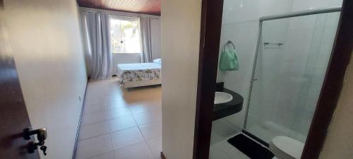 Bilik mandi di COPFL0101 - Casa grande com piscina privativa