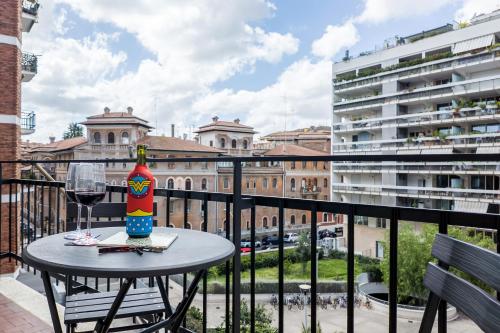 Lungotevere Bijou with Private Balcony