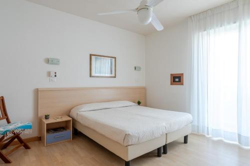 Hotel La Brezza frontemareにあるベッド