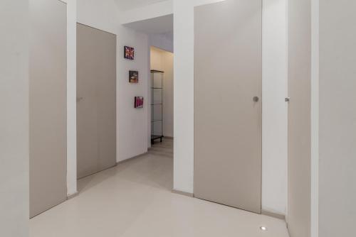 TorinoにあるBright Arched Flat - Cozy Minimal Escapeのギャラリーの写真