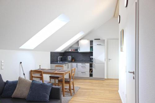 Gallery image of Helle Neubau-Dachgeschoss-Wohnung im grünen - Tolle Lage in Aichtal 
