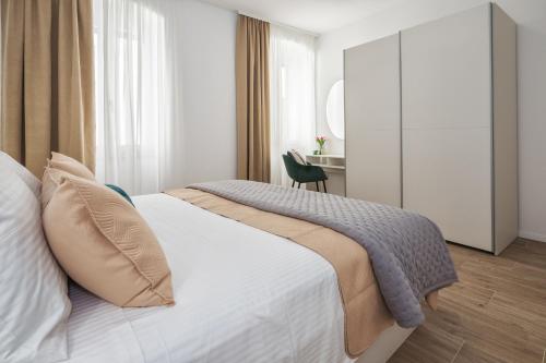 Central Split - Spacious 2BR - 2 King Beds