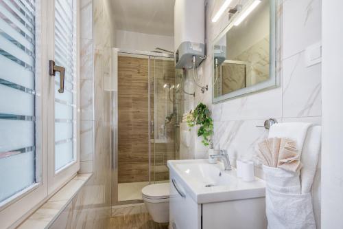 Central Split - Spacious 2BR - 2 King Beds
