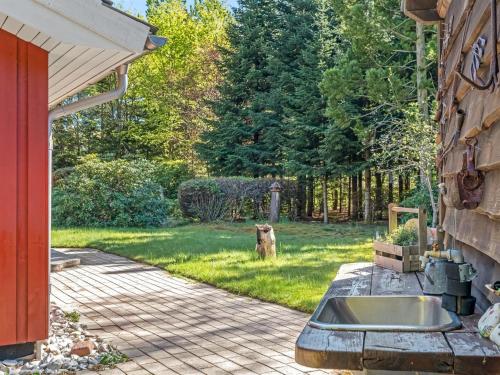 Zahrada ubytování Holiday Home Atti - 500m to the fjord by Interhome