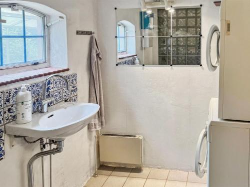 Koupelna v ubytování Holiday Home Virpi - 8km from the sea by Interhome
