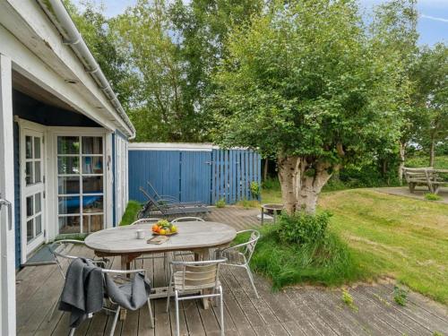 Zahrada ubytování Holiday Home Catalin - 50m from the sea by Interhome