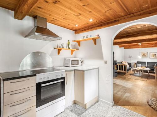 Η κουζίνα ή μικρή κουζίνα στο Holiday Home Yrjö - 2-5km from the sea by Interhome
