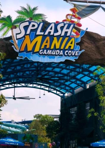 Kolam renang di atau dekat dengan FS Splashmania Homestay Gamuda Cove