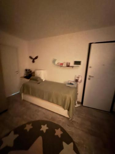 Una cama o camas en una habitación de La camera di Isa