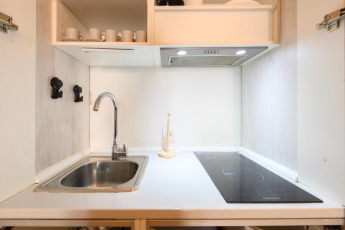 Apartamento de 1 dormitorio con balcón en el corazón de Madrid Temporal CER822