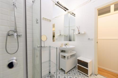 Apartamento de 1 dormitorio con balcón en el corazón de Madrid Temporal CER822