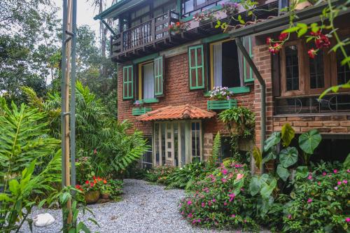 Taman di luar Casa D`Irene - Refúgio na Mata Atlântica