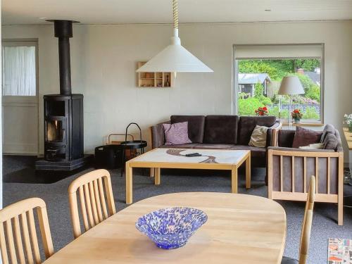 Χώρος καθιστικού στο Holiday Home Launo - 150m to the fjord by Interhome