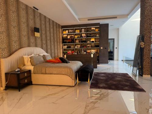 Ruang duduk di Private Villa for rent
