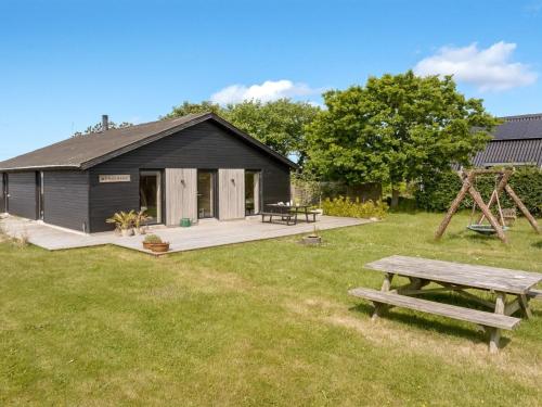Κήπος έξω από το Holiday Home Aslag - 150m to the fjord by Interhome