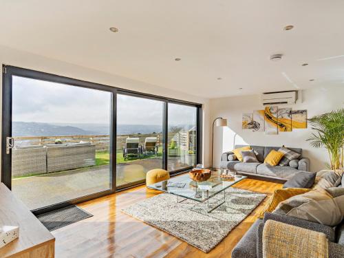Χώρος καθιστικού στο 3 Bed in West Morton 94182