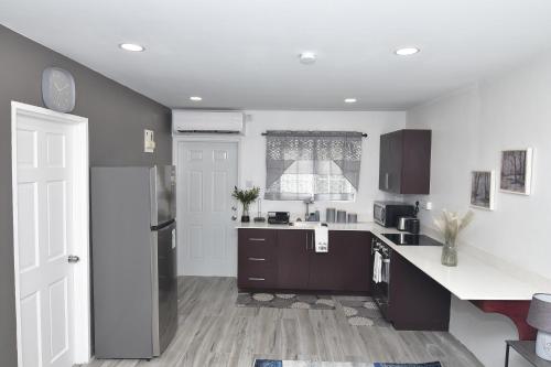 Good Stay Apartments and Car Rentals