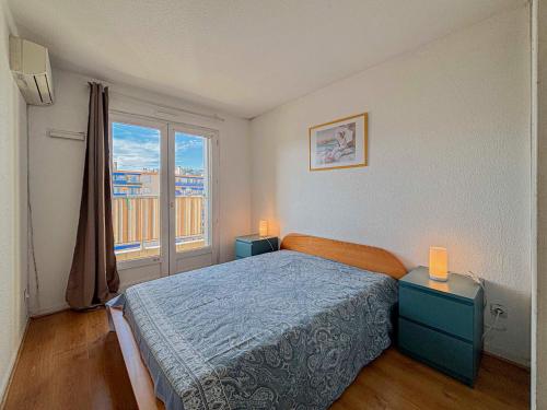 Postel nebo postele na pokoji v ubytování Douceur azuréenne - Wifi, Parking, vue mer, 4pers