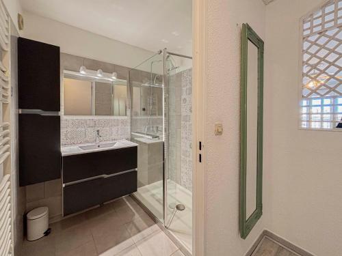 Koupelna v ubytování Douceur azuréenne - Wifi, Parking, vue mer, 4pers