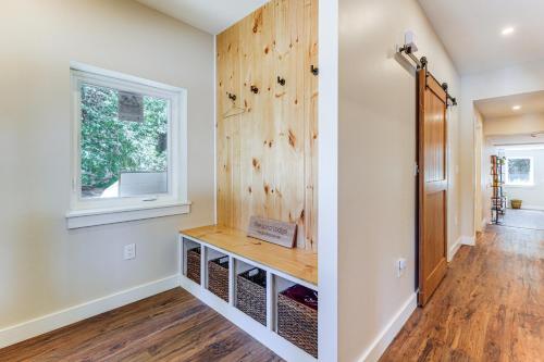 Φωτογραφία από το άλμπουμ του Modern Gem on 15 Acres, 5 Mi to Old Orchard Beach! σε Sandy Brook