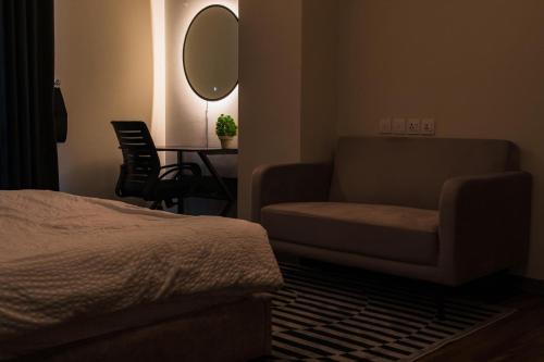 Гостиная зона в Montressa High Rise Apartments Facing Centaurus Mall Islamabad