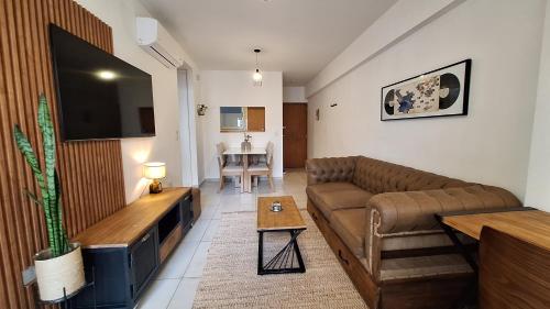 Μια τηλεόραση ή/και κέντρο ψυχαγωγίας στο Departamento en la Mejor Zona de La Plata - Cochera Opcional
